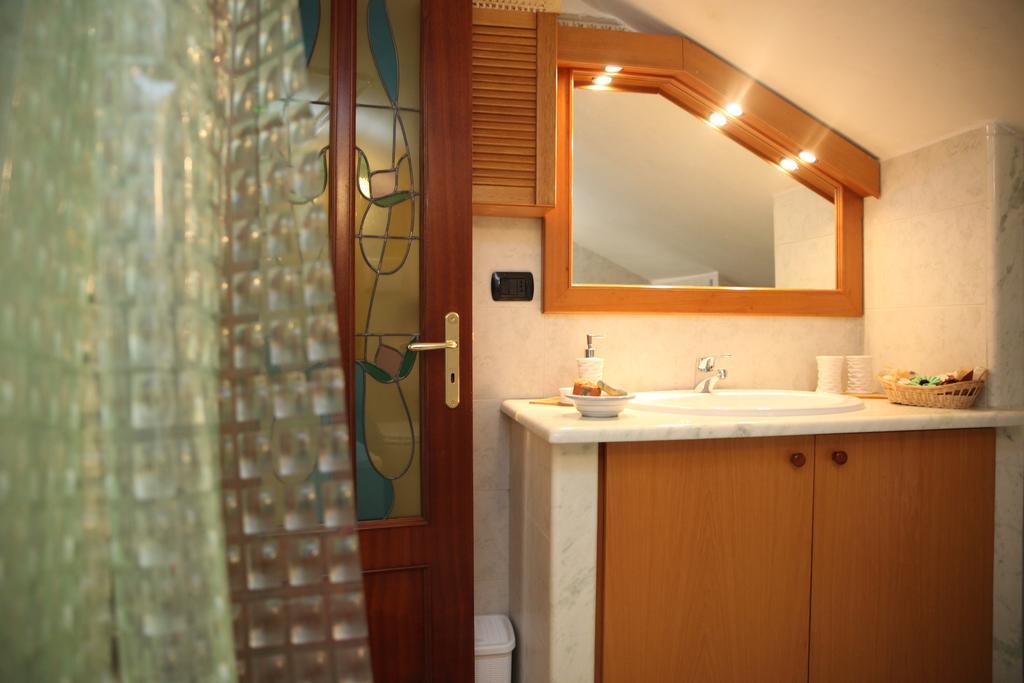 La Castellana Apartment Salerno Luaran gambar