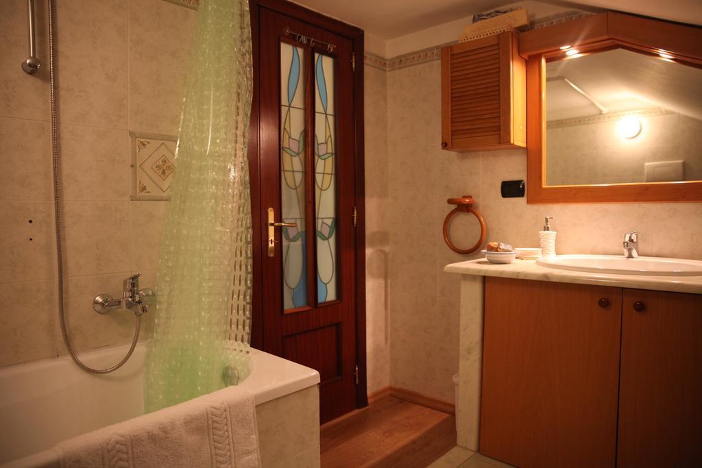 La Castellana Apartment Salerno Luaran gambar