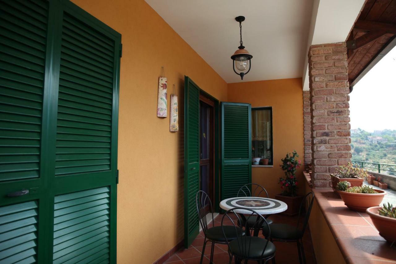 La Castellana Apartment Salerno Luaran gambar